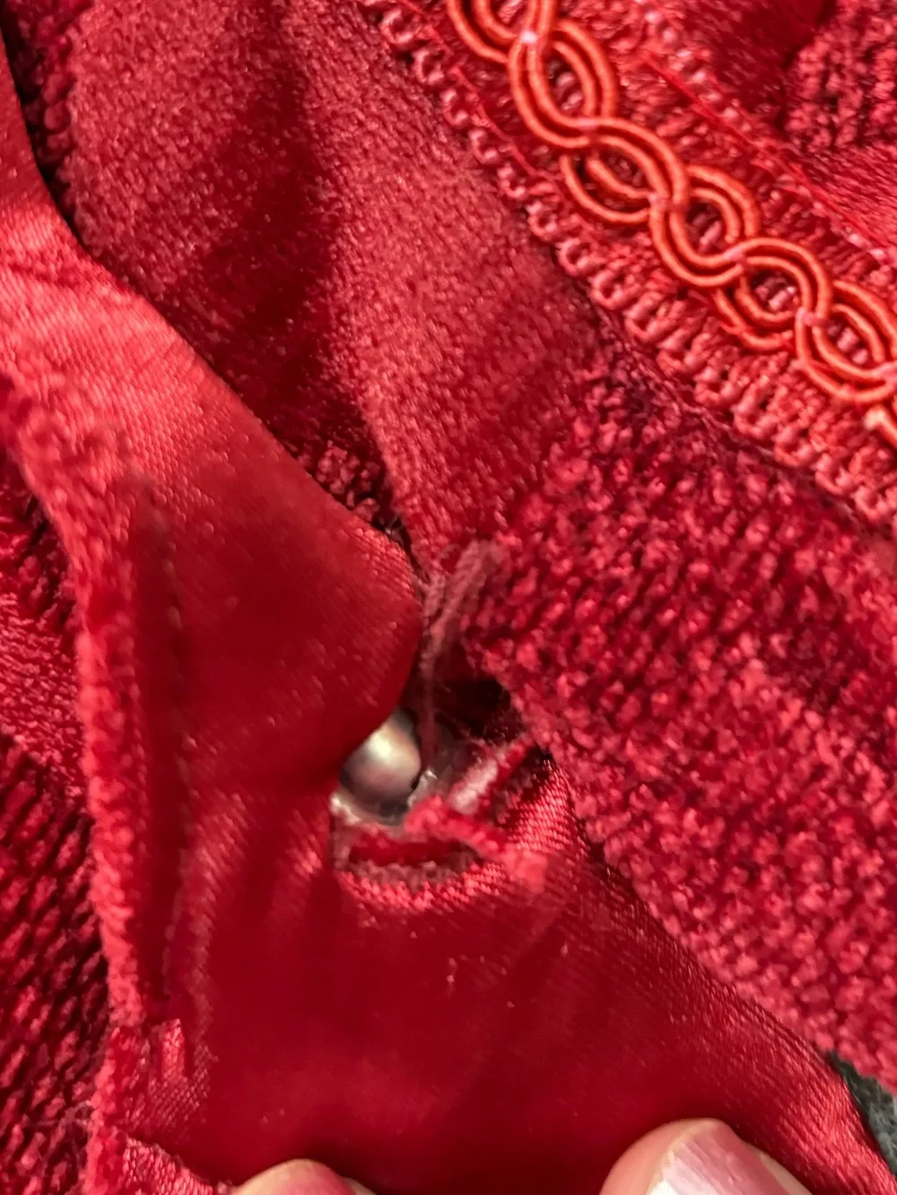 Gorgeous Red Velvet Damask Christmas Tree Skirt One Flawed Buttom